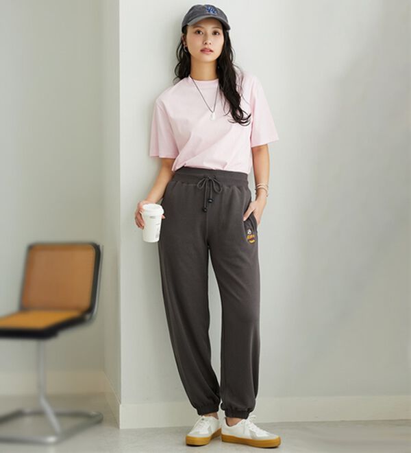 BELLUNA（ベルーナ）の「＜Ｄｉｓｎｅｙ＞【ミッキー】裾ゴム入り刺しゅう裏毛パンツ（その他パンツ）」｜詳細画像