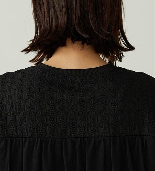 BELLUNA（ベルーナ）の「ジャカード素材チュール重ねプルオーバー（カットソー）」｜詳細画像