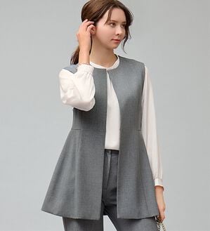 BELLUNA（ベルーナ）の「＜楽スタフィット＞シリーズ（ジャケット・パンツ・ベスト）（フルレングスパンツ）」｜ペプラムベスト/グレー