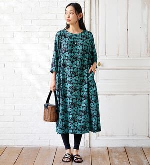 BELLUNA（ベルーナ）の「ひんやり冷感素材花柄ティアードワンピース（その他ワンピース）」｜花柄