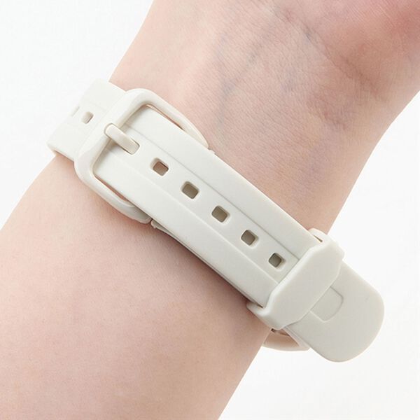 「時計合わせ不要の電波ウォッチ万歩計（その他美容・健康機器）」｜詳細画像