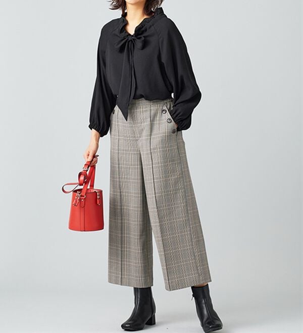 BELLUNA（ベルーナ）の「ウーリッシュ素材釦使いワイドパンツ（ワイドパンツ・ガウチョ）」｜詳細画像