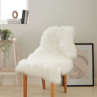 iellio（イエリオ）の「ふかふかムートン調フリース＜韓国風インテリア・チェアカバー・ソファーカバー・ラグ・チェアパッド＞（ソファーカバー）」