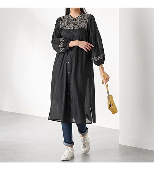 BELLUNA（ベルーナ）の「インド綿配色刺しゅうワンピース（チュニックワンピース）」｜詳細画像