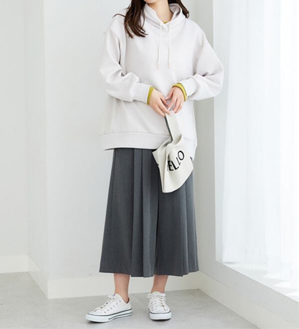 BELLUNA（ベルーナ）の「フード付き異素材切替細見えプルオーバー（カットソー）」｜詳細画像