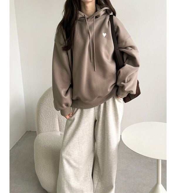 GeeRA（ジーラ）の「ハート刺繍裏起毛スウェットパーカー（パーカー）」｜詳細画像