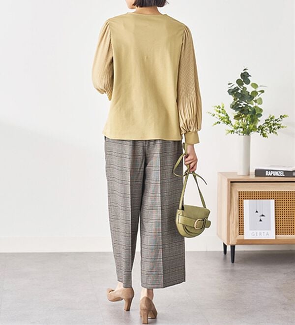 BELLUNA（ベルーナ）の「パール釦使い袖プリーツプルオーバー（カットソー）」｜詳細画像