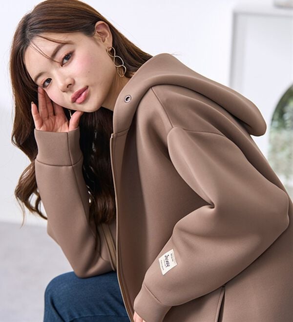 BELLUNA（ベルーナ）の「肩が疲れにくい！マシュマロ感覚ジップフーディー（ブルゾン）」｜詳細画像