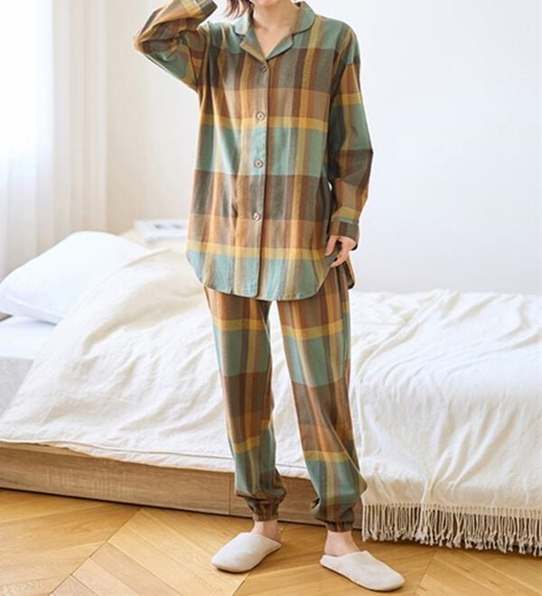 LAVIENNE（ラヴィエンヌ）の「綿１００％ふんわり柔か微起毛パジャマ（パジャマ・ルームウェア）」｜詳細画像