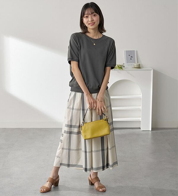 BELLUNA（ベルーナ）の「≪ＨｕｇＲｅａｍコットン≫裏毛半袖プルオーバー（カットソー）」｜詳細画像