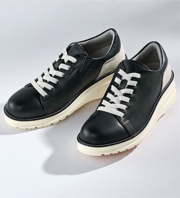 ルフラン（ルフラン）の「＜ラシーナリュクス＞４Ｅ牛革アウトステッチシューズ（フラットシューズ）」｜ブラック&times;アイボリー