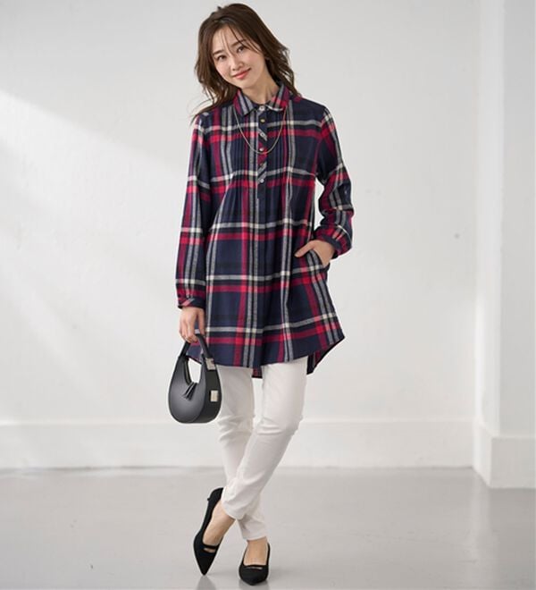 BELLUNA（ベルーナ）の「多ボタン使いチェック柄シャツチュニック（チュニック）」｜詳細画像
