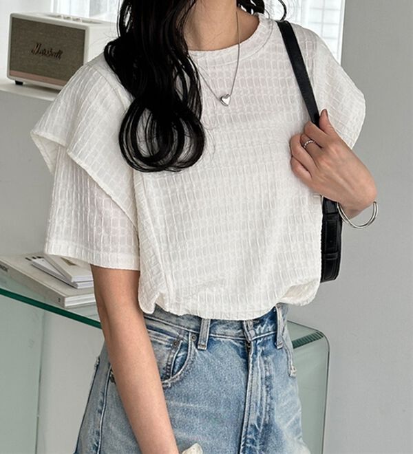 GeeRA（ジーラ）の「ラッフルショルダー表面感カットソー（カットソー）」｜詳細画像
