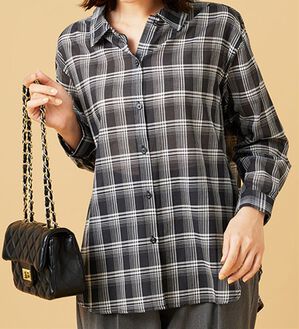 BELLUNA（ベルーナ）の「涼やか綿１００％シアー素材チェックシャツ（チュニック）」｜チャコール系