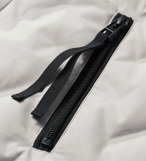 BELLUNA（ベルーナ）の「シームレスダウン配色使いコート（ロングコート）」｜詳細画像