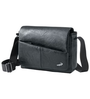 「＜クロコダイル＞フラップショルダー（メンズショルダーバッグ）」｜ブラック