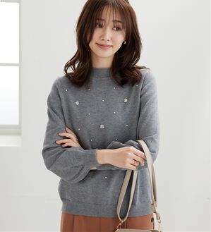 BELLUNA（ベルーナ）の「パール付ニットプルオーバー（ニット・セーター）」｜杢グレー
