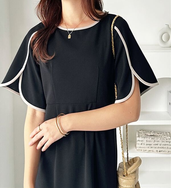 GeeRA（ジーラ）の「スリット入りフレアースリーブワンピース（その他ワンピース）」｜詳細画像