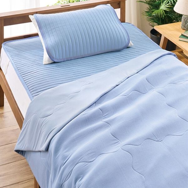 「触れた瞬間ひんやり通気性のよい強冷感軽寝具（敷パッド）」｜ブルー