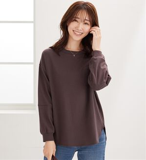 BELLUNA（ベルーナ）の「吸湿発熱ポンチ素材袖切替プルオーバー（カットソー）」｜チャコール