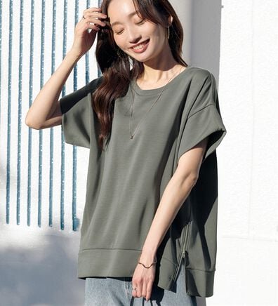 Viola e Viola（ヴィオラ エ ヴィオラ）の「ひんやりなめらかダンボール裾ジップチュニック（チュニック）」