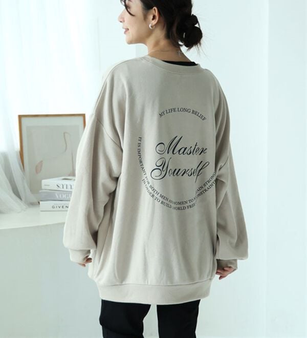 A HAPPY MARILYN（アハッピーマリリン）の「【Ｌ～８Ｌ】【ハピぽか裏起毛】２デザインから選べるロゴトレーナー 毛玉になりにくい（トレーナー・スウェット）」｜詳細画像