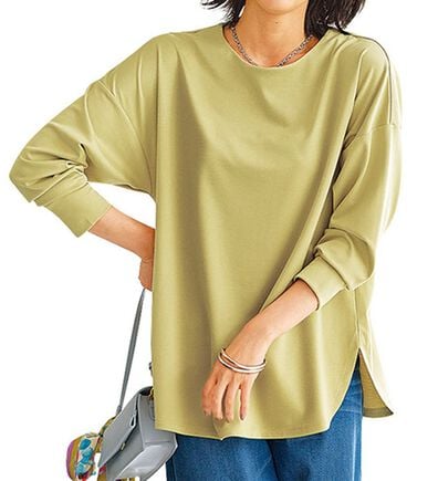 BELLUNA（ベルーナ）の「もちっとなめらか！大人顔サマ見えプルオーバー（カットソー）」