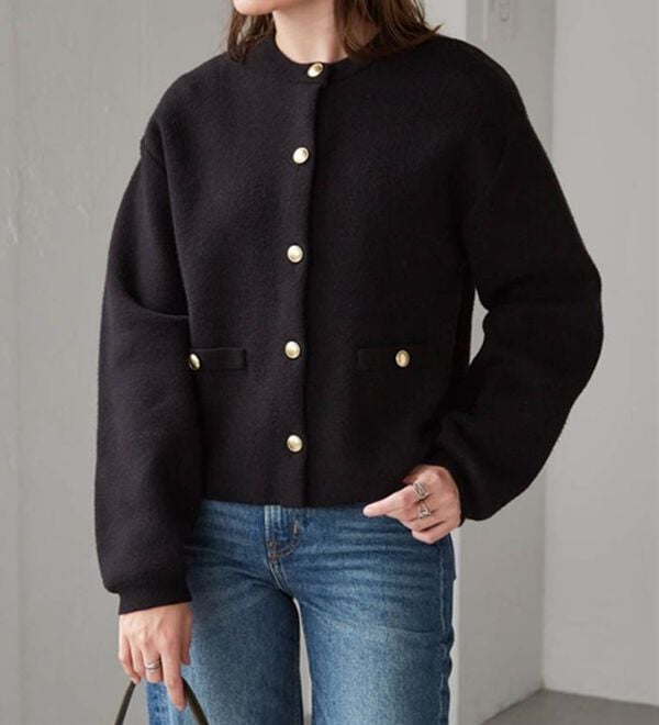 RANAN（ラナン）の「【4つの機能付き】洗える！ゴールド調ボタンニットカーディガン（ニットカーディガン）」｜詳細画像