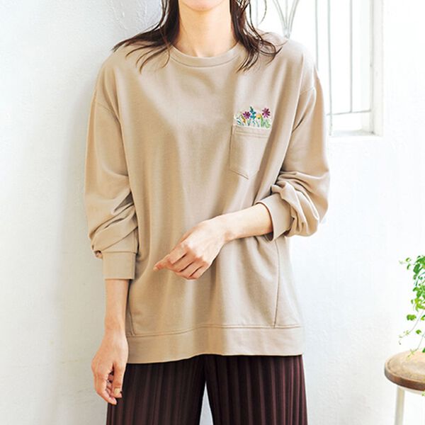 BELLUNA（ベルーナ）の「ポケット刺しゅう袖タックデザインプルオーバー（カットソー）」｜詳細画像