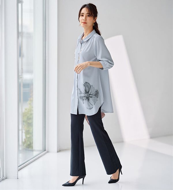 BELLUNA（ベルーナ）の「一輪の華咲くシャツチュニック（チュニック）」｜詳細画像