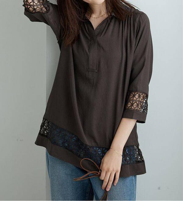 BELLUNA（ベルーナ）の「袖＆裾レース切替シャツチュニック（チュニック）」｜詳細画像