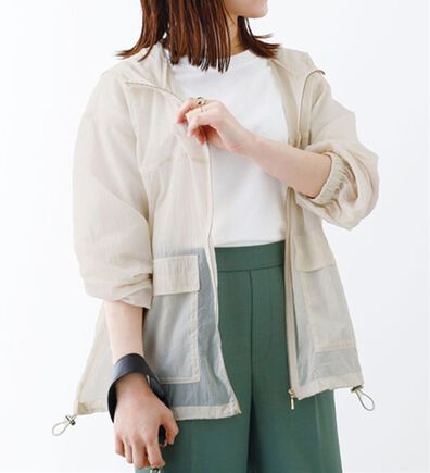 BELLUNA（ベルーナ）の「シアー素材フード付きブルゾンジャケット（ブルゾン）」