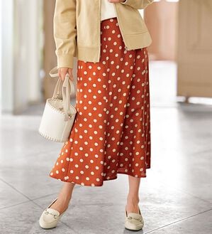 BELLUNA（ベルーナ）の「麻混素材ドット柄フレアースカート（ロングスカート）」｜テラコッタ系