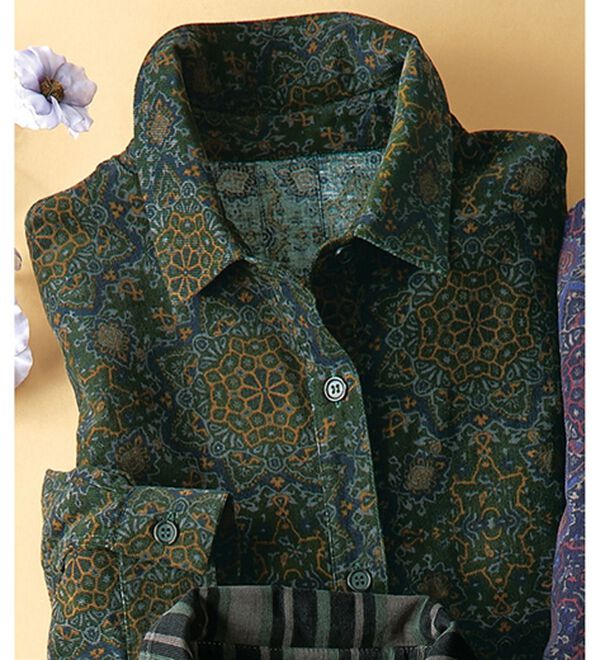 BELLUNA（ベルーナ）の「綿１００％柔らかコーデュロイプリントシャツチュニック（シャツ）」｜更紗柄グリーン系