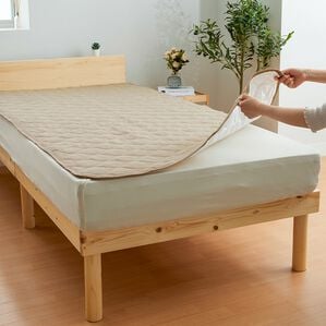 iellio（イエリオ）の「パッと置くだけピタッと簡単敷パッド（敷パッド）」｜詳細画像