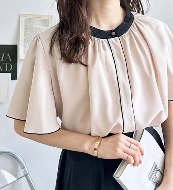 GeeRA（ジーラ）の「前後２ＷＡＹ配色フレアー袖ブラウス（ブラウス）」｜詳細画像