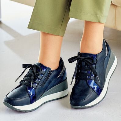 BELLUNA（ベルーナ）の「切替デザインスタイルアップスニーカー（スニーカー）」