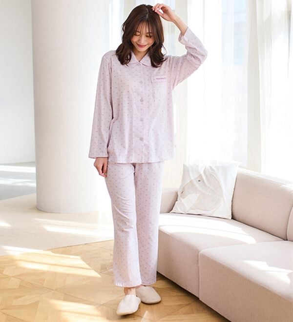LAVIENNE（ラヴィエンヌ）の「【上質な寝心地を】良眠仕様カットソー素材パジャマ＜マリクレールビス＞（パジャマ・ルームウェア）」｜詳細画像