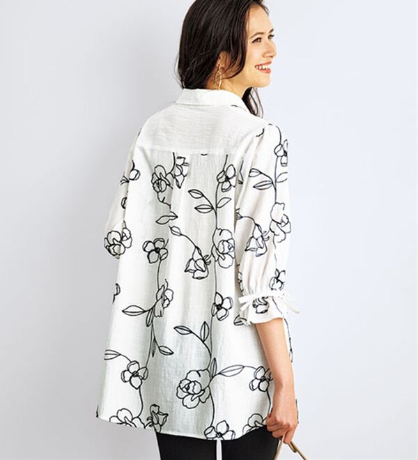 BELLUNA（ベルーナ）の「花柄刺しゅう袖リボンシャツチュニック（チュニック）」｜オフ白系