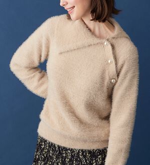 alotta（アロッタ）の「衿付パール調デザインシャギーニット（ニット・セーター）」｜ライトベージュ