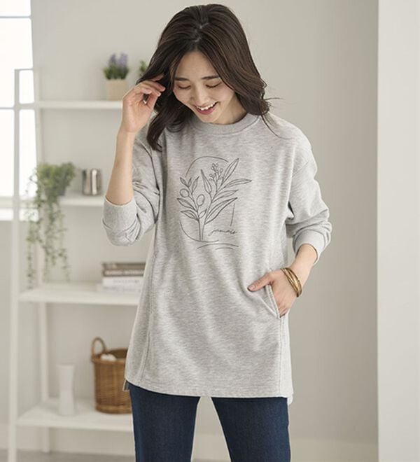 BELLUNA（ベルーナ）の「綿混素材ロゴトレーナー（トレーナー・スウェット）」｜詳細画像