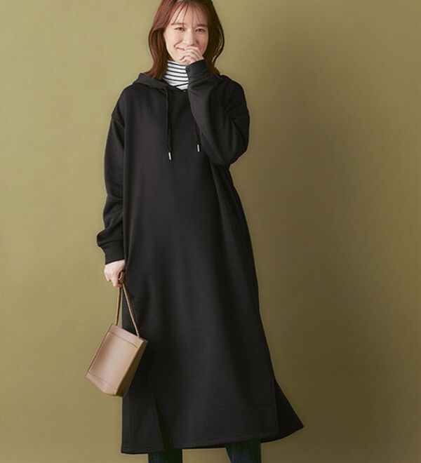 Viola e Viola（ヴィオラ エ ヴィオラ）の「【蓄熱保温】裏ファーマキシ丈ゆるパーカーワンピース（その他ワンピース）」｜ブラック