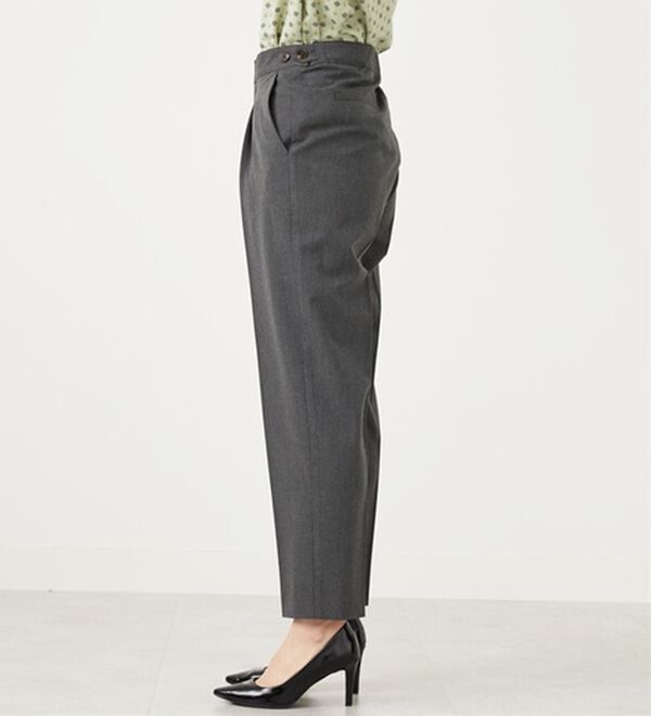 BELLUNA（ベルーナ）の「こっそりおなかがラクラク！ボタン使いウエスト調整テーパードパンツ（テーパードパンツ）」｜詳細画像