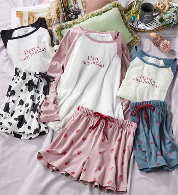 YU'NOW（ユナウ）の「【上下２点セット】ラグランスリーブＴシャツ＆ショートパンツセット（パジャマ・ルームウェア）」｜詳細画像