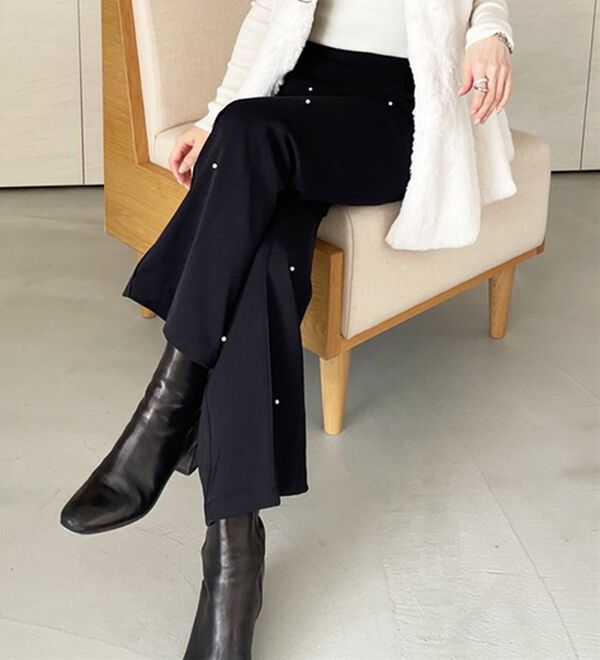 GeeRA（ジーラ）の「【YOUING.】パールデザインフレアーパンツ（フルレングスパンツ）」｜詳細画像