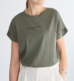 Viola e Viola（ヴィオラ エ ヴィオラ）の「脱普通！すっきり見え大人の上品Ｔシャツ（Tシャツ）」｜オリーブミニロゴ