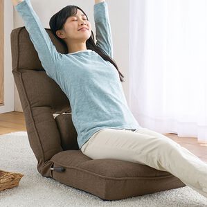 「テレビが見やすい腰楽レバー式座椅子２（座椅子）」｜ブラウン