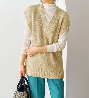 VINNO（ヴィノ）の「ウール入ブークレニットベスト（ベスト）」｜オフベージュ