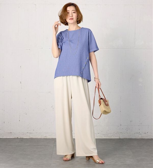 BELLUNA（ベルーナ）の「サッカー素材裾ボタンプルオーバー（カットソー）」｜詳細画像