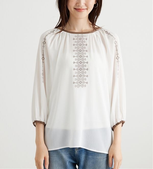 BELLUNA（ベルーナ）の「シフォン素材刺しゅうデザインブラウス（ブラウス）」｜詳細画像
